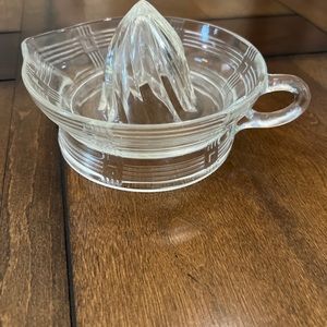 Hazel Atlas Crisscross Pattern Large Reamer Juicer